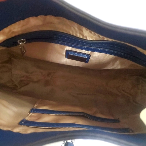 Guess Bag - Picture 7 of 9